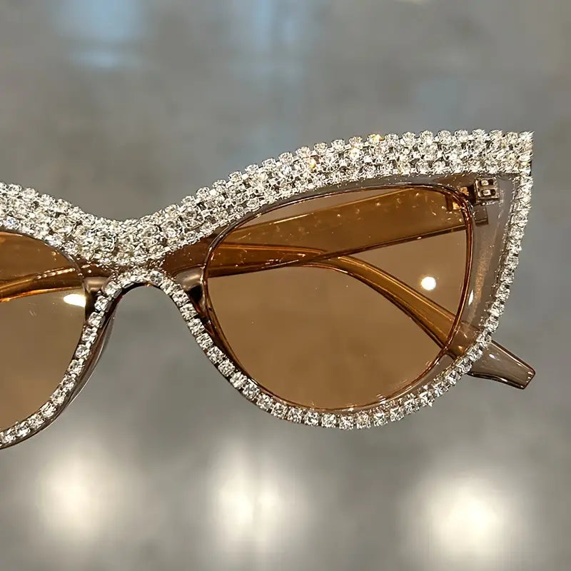 Women's Trendy  Cat Eye Sunglasses Shiny Rhinestone Sunglasses Beach Resort Style Glasses