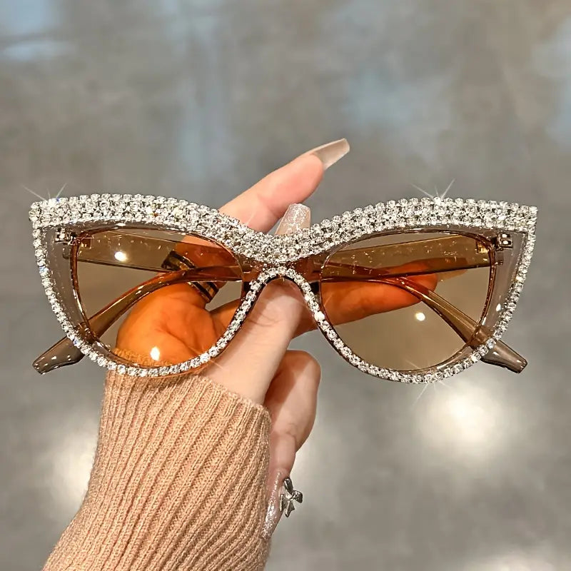 Women's Trendy  Cat Eye Sunglasses Shiny Rhinestone Sunglasses Beach Resort Style Glasses